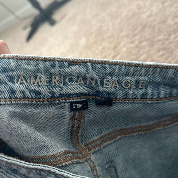 American Eagle Ripped Jeans - Picture 4 of 4